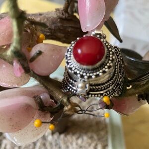 Vintage 925 coral poison ring